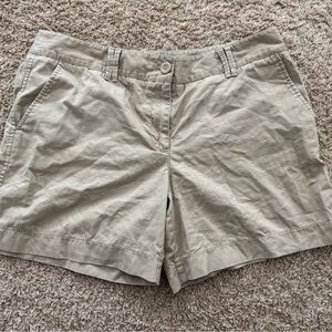 LOFT Women's Tan Flat Front Shorts